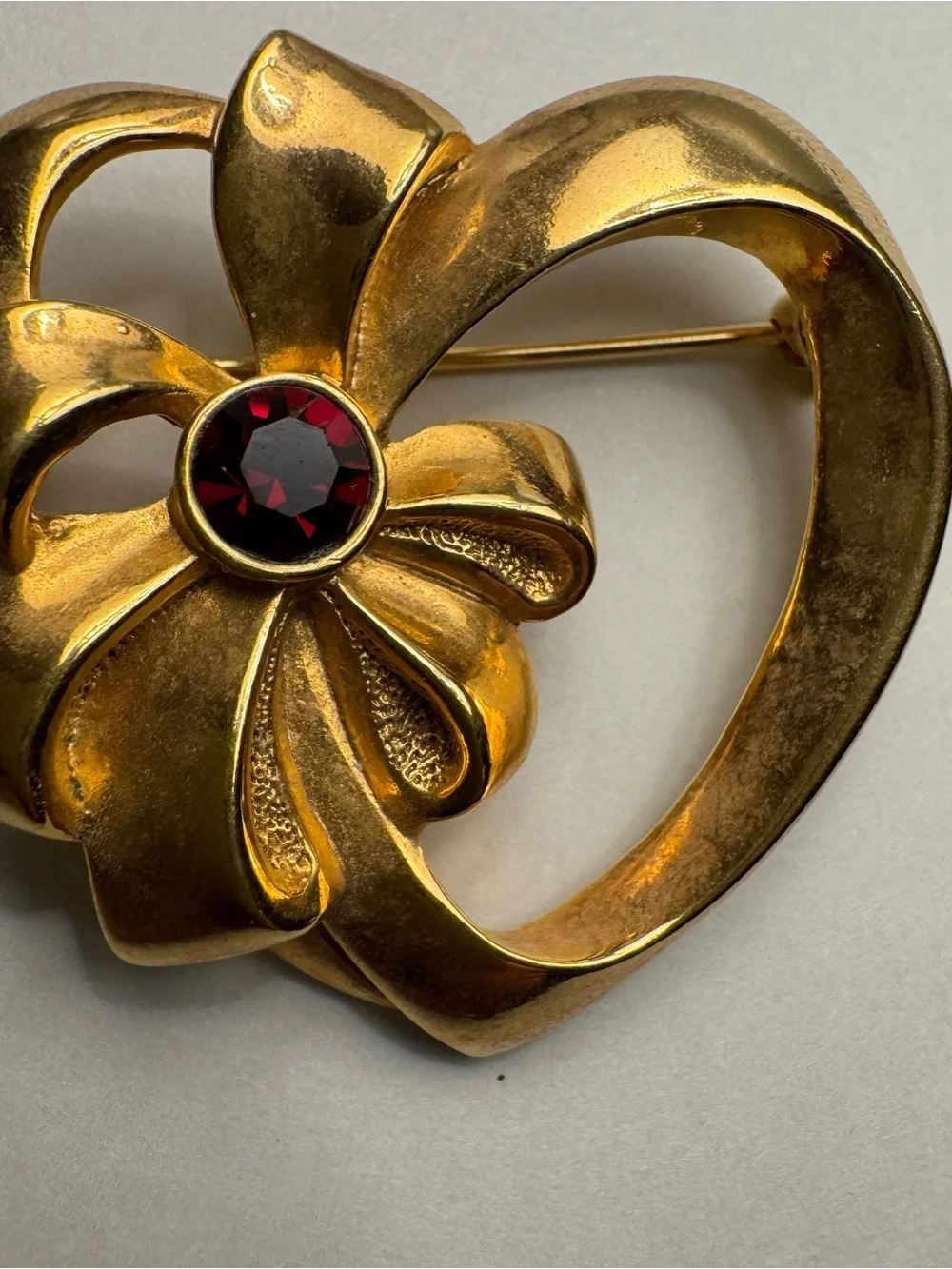 Vintage 1992 Avon Birthstone Heart & Bow Brooch Pin Red Rhinestone